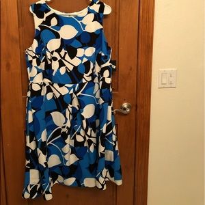 Dia & Co. Wisconsin Crepe Dress. Just Taylor Brand